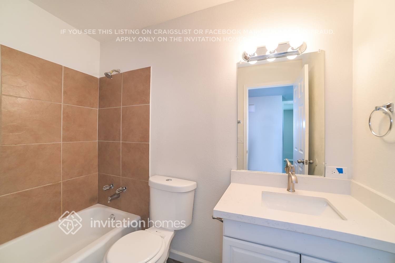 Building Photo - 3326 W Larkspur Dr