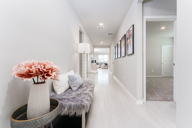 Building Photo - Spacious & Beautifully designed 4 Bedroom/...