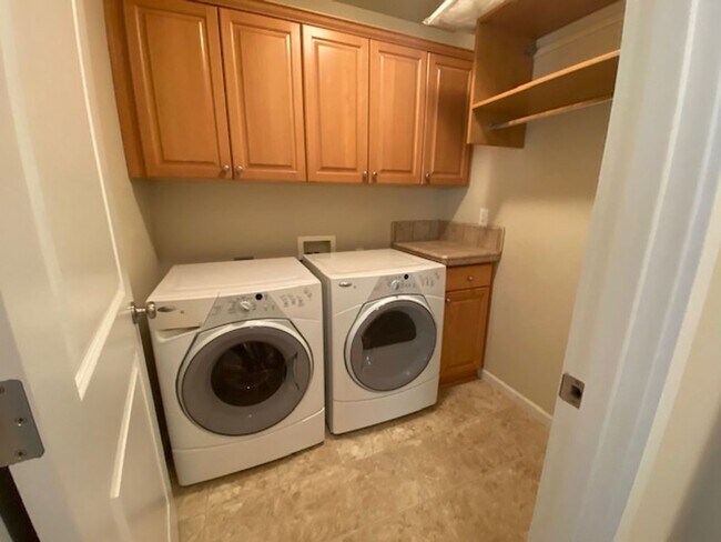 Building Photo - Move in Special $500 off first months rent...