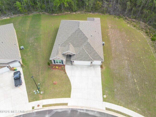 Building Photo - 4937 Fern Dr