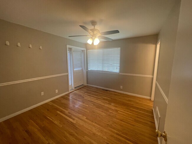 Building Photo - 550 E 250 N