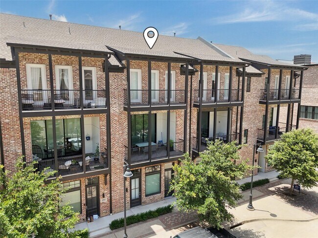 Building Photo - 14995 Oak St