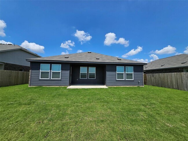 Building Photo - 400 Camargue Dr