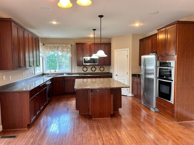 Building Photo - 3684 Stonebrooke Ct