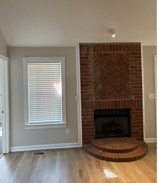 Building Photo - 6428 Paddington Way