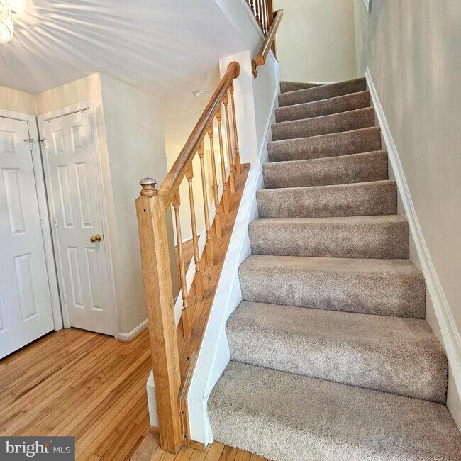 Building Photo - 5911 Sir Cambridge Way