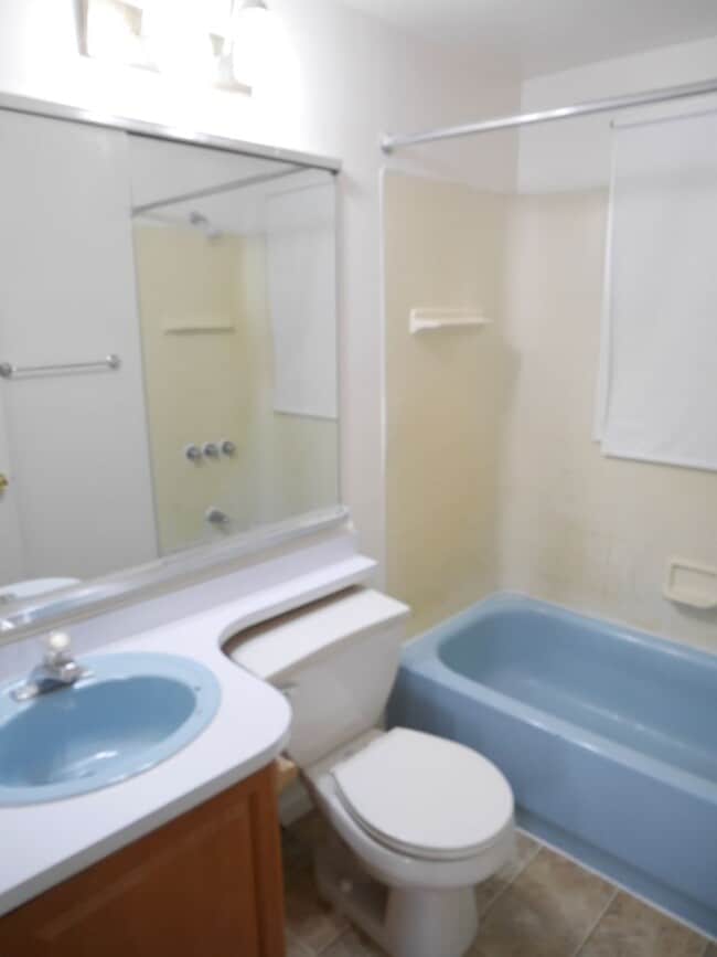 Building Photo - Olde Crofton Charm! Two Bedroom Townhome