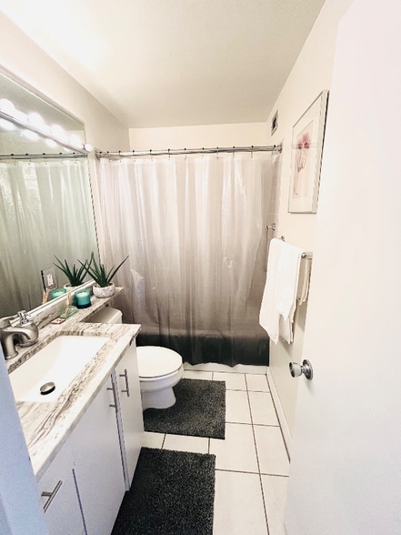 Building Photo - 15 S 1st St