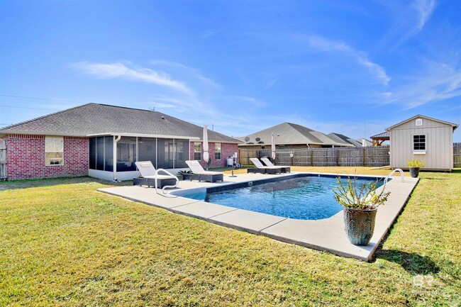 Building Photo - 33633 Field Stone Ln