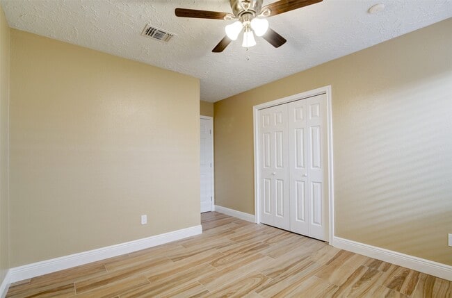 Building Photo - 11840 Spring Grove Dr