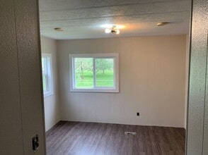 Building Photo - 3 bed 1.5 bath mobile