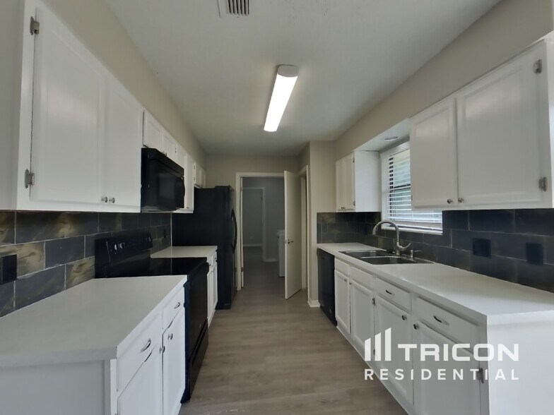 Building Photo - 7145 Catina Ct