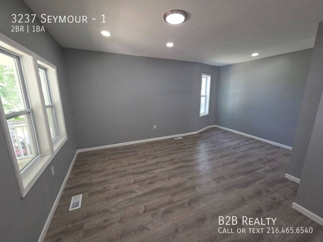 Building Photo - 3237 Seymour-1