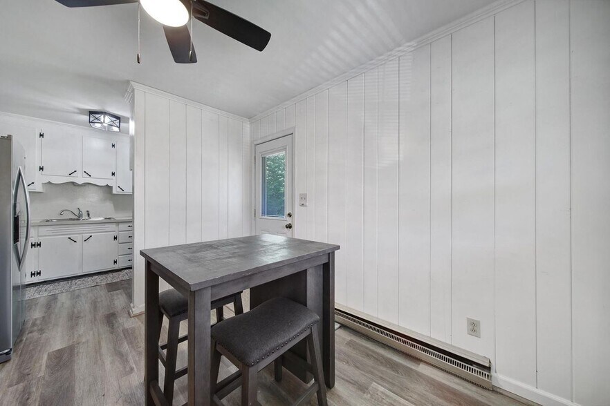 Building Photo - 4301 Briarhill Dr