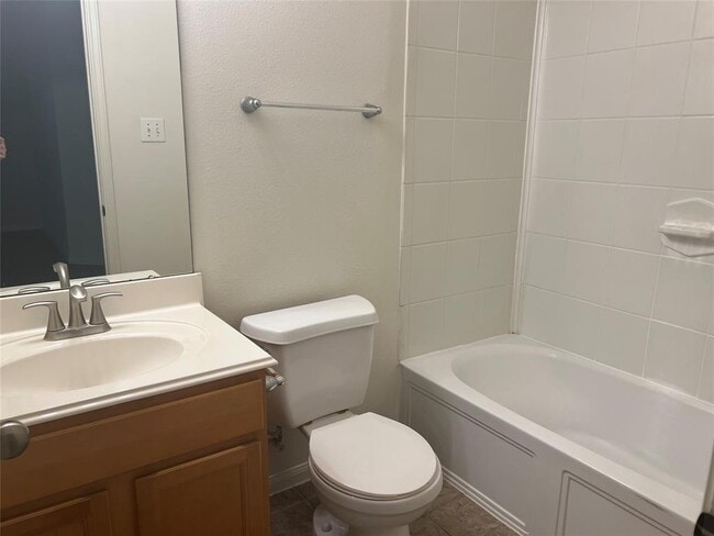 Building Photo - 20711 Rainmead Dr