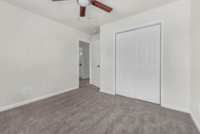 Building Photo - Beautiful 3-bed, 2.5-bath home with a bright, open floor plan.