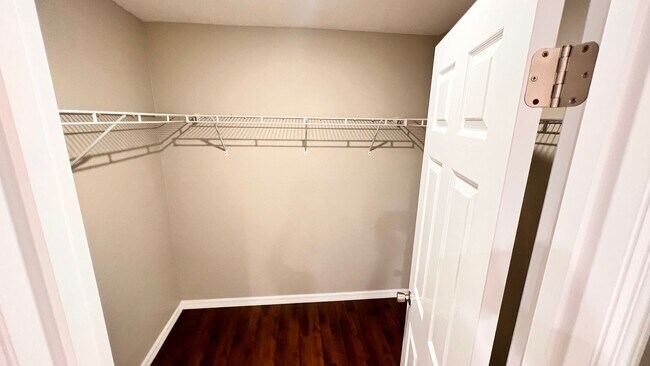 Building Photo - Charming 3 Bedroom, 2 Bathroom Home in the Lovely Marion Oaks of Ocala!