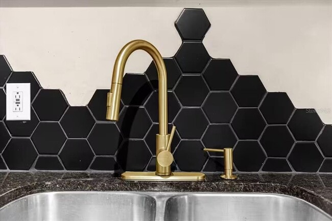 Building Photo - 1916 Garvin St