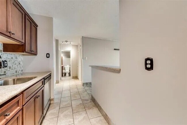 Building Photo - 3883 Turtle Creek Blvd