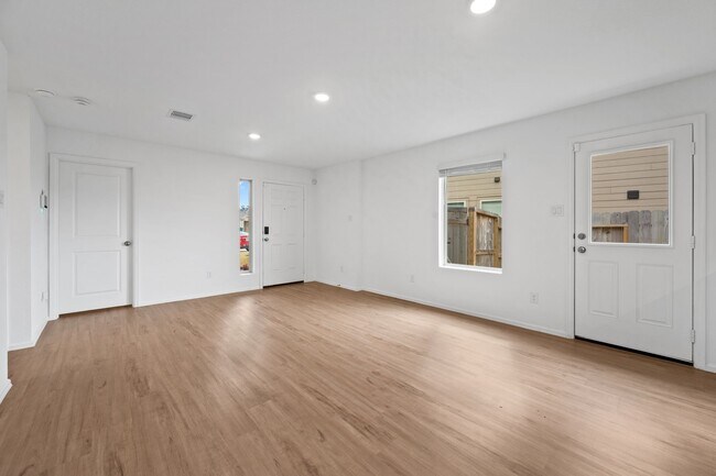 Building Photo - 18950 Panzini Dr