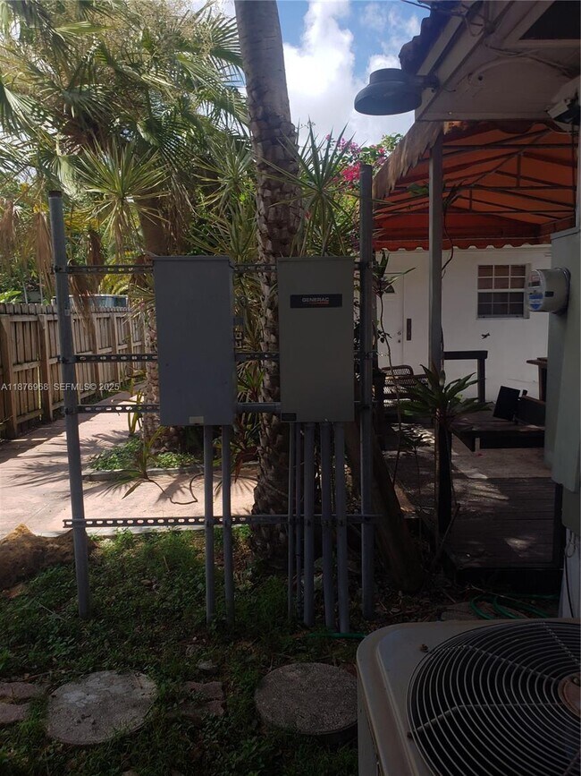 Building Photo - 1997 SW 17th Ct