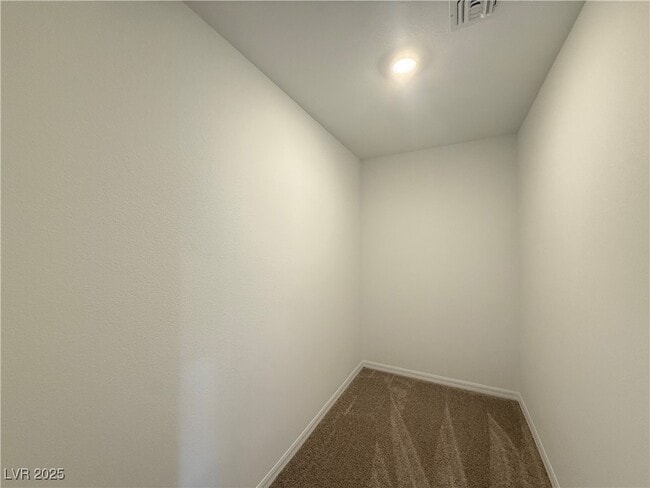 Building Photo - 7516 Castlegreen Ave