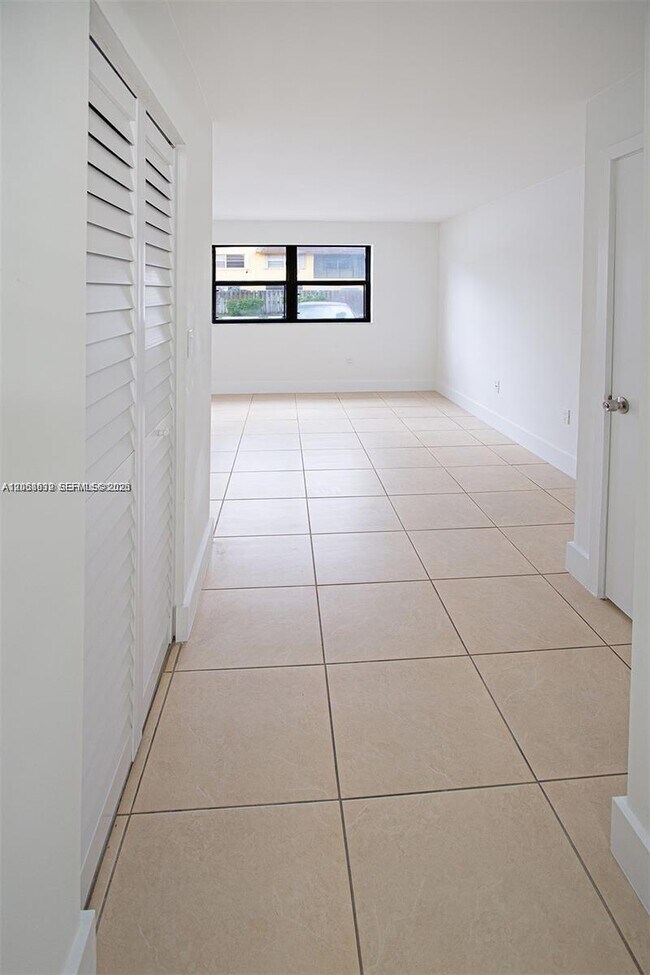 Building Photo - 15550 SW 80th St