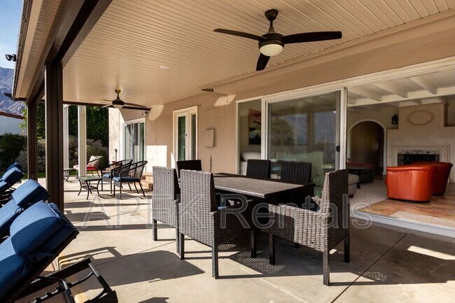 Building Photo - 477 E Vía Colusa