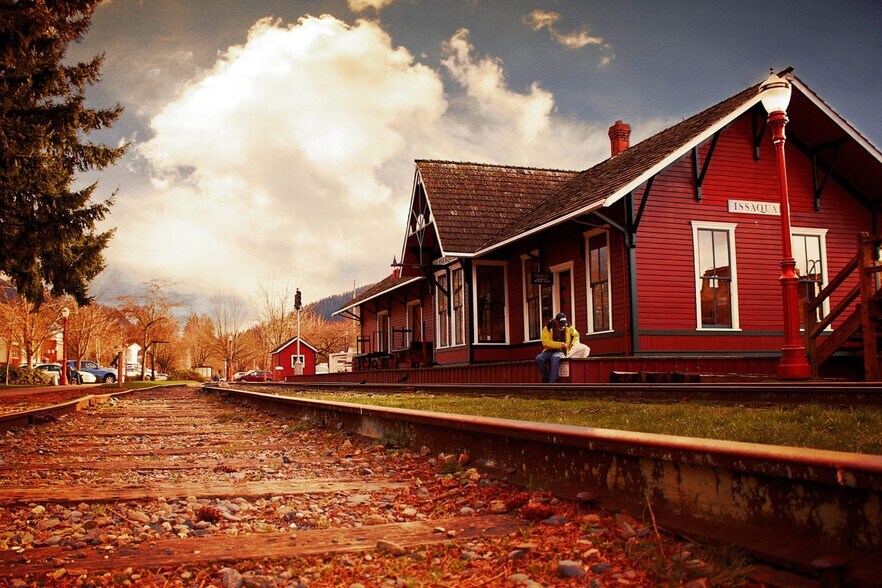historic train station - 280 NW Holly St