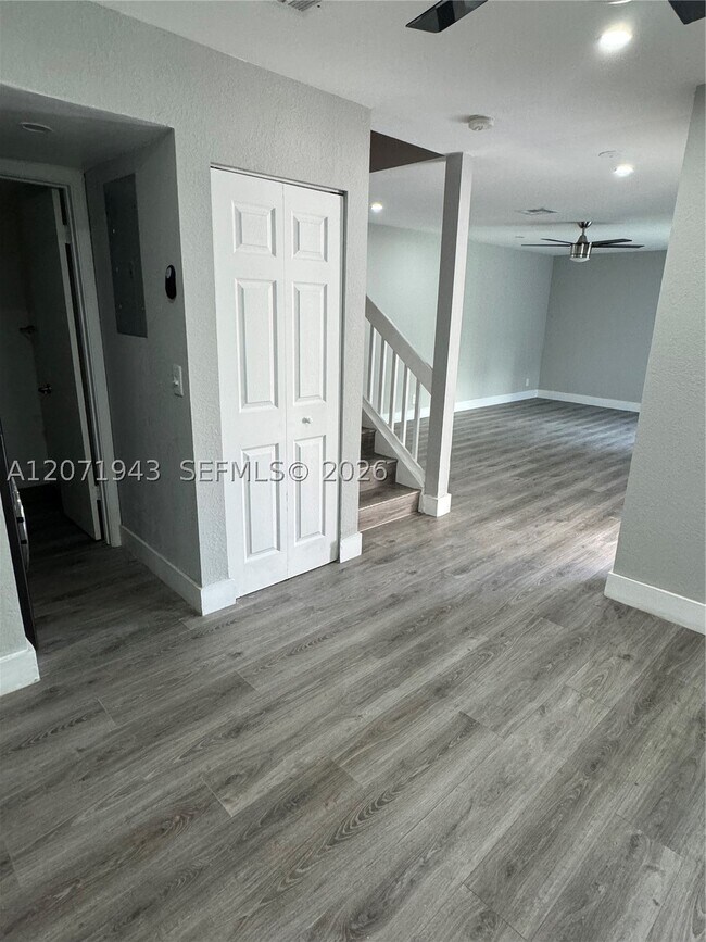 Building Photo - 2528 NW 99th Ave