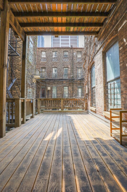 Building Photo - 1811 N Wells St