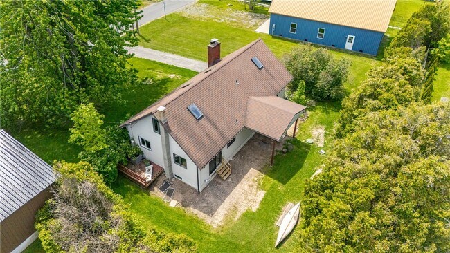 Building Photo - 26 Clearview Ave