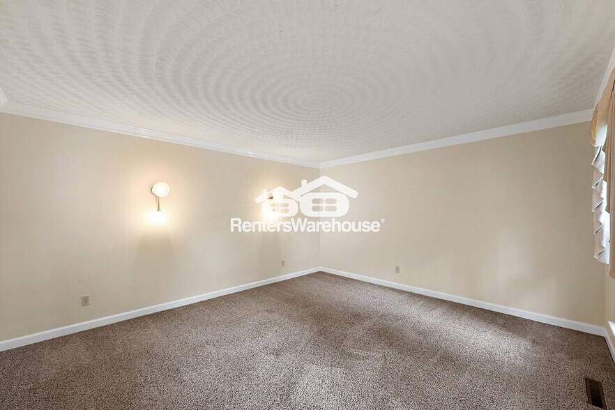 Building Photo - 936 Stockbridge Dr