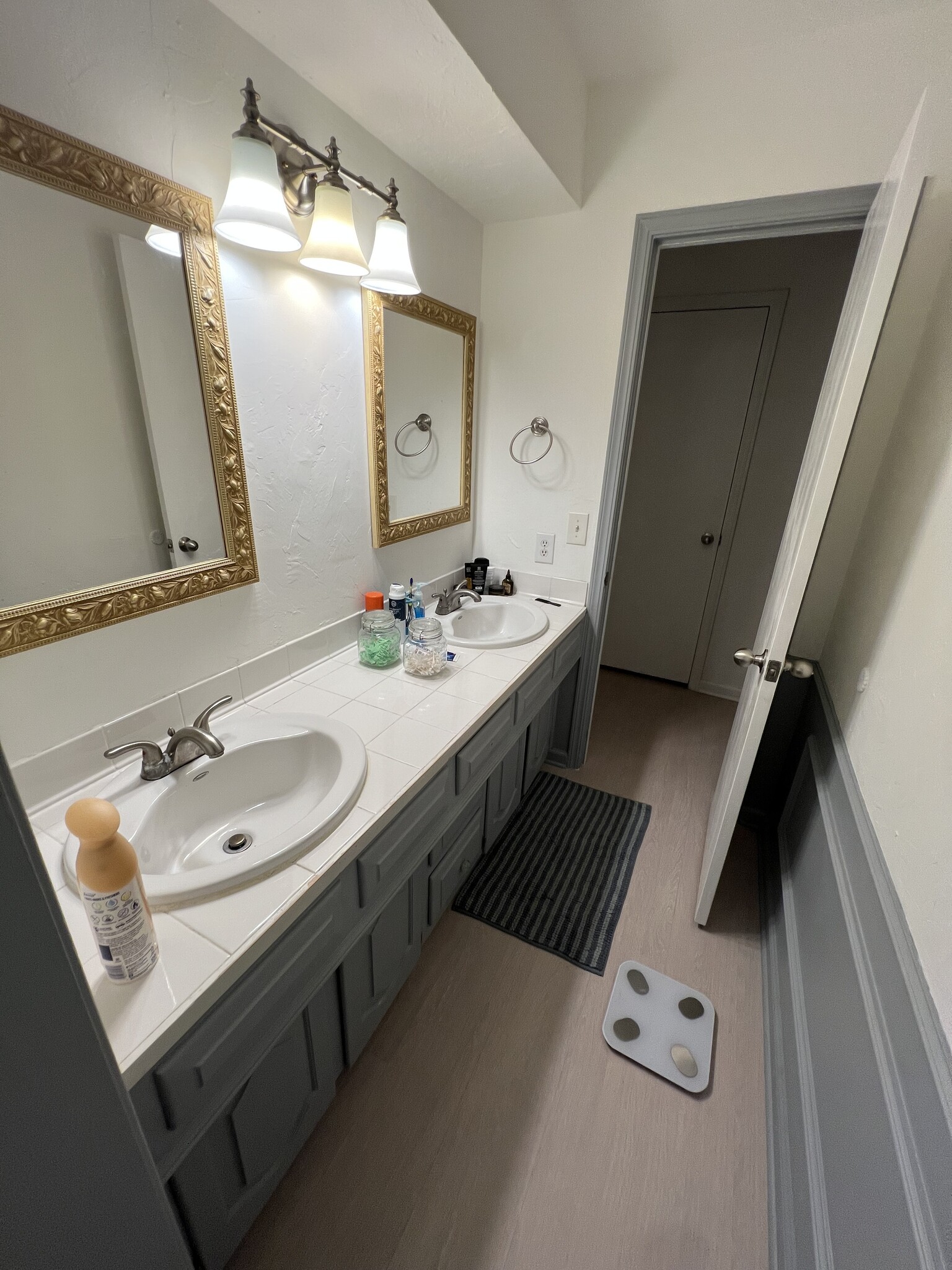 Building Photo - 2103 Heather Hill Ln