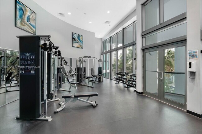 Building Photo - 6000 Collins Ave