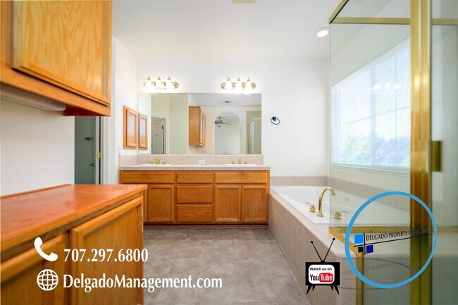 Building Photo - Beautiful gated Tiara 3 bedroom condo