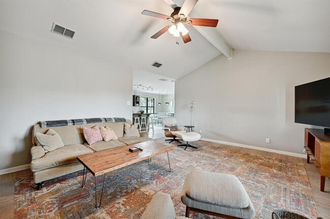 Building Photo - 9209 Rock Way Dr