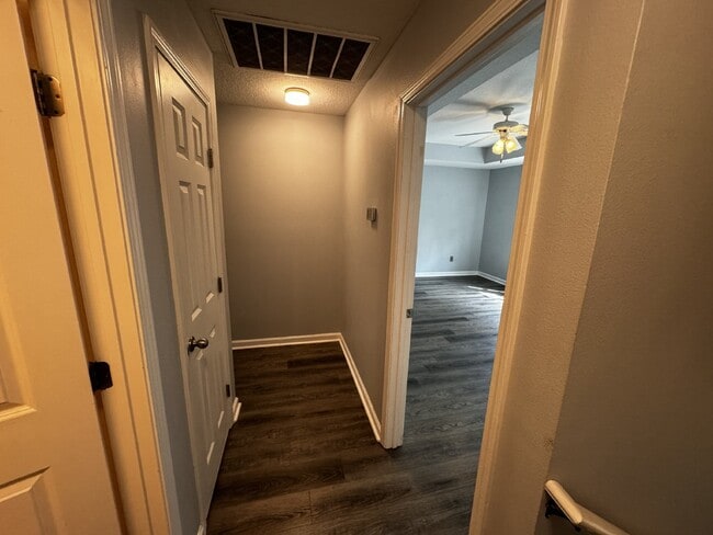 Building Photo - Townhouse for Rent