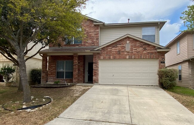 Primary Photo - Fabulous 3/2.5 home in Redbird Ranch w/ Me...