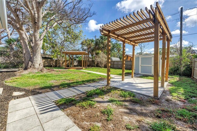Building Photo - 412 Mira Vista Dr