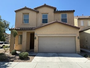 Building Photo - 4bd/2.5bath House