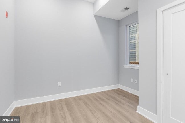 Building Photo - 2119 N Front St