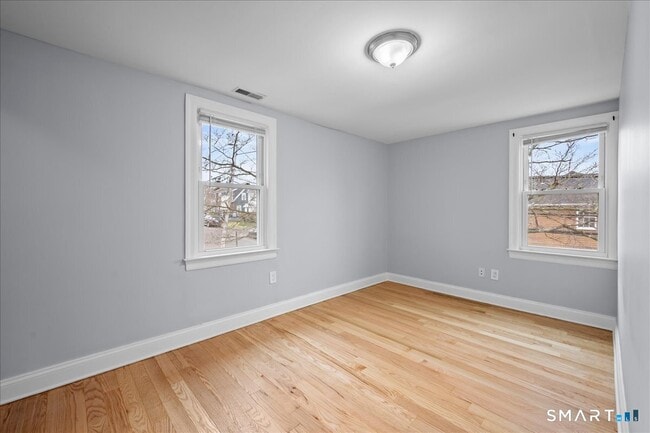 Building Photo - 38 Soundview Ave