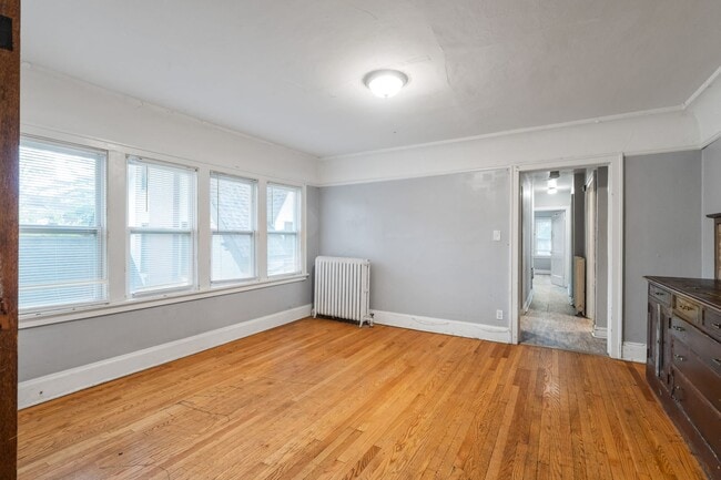 Building Photo - Downer upper across from UWM