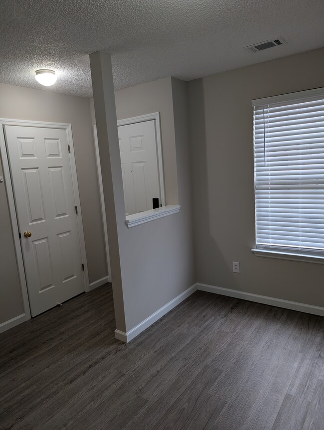 Entrance room, closet and Dining Room - 1381 Pinnacle Ln