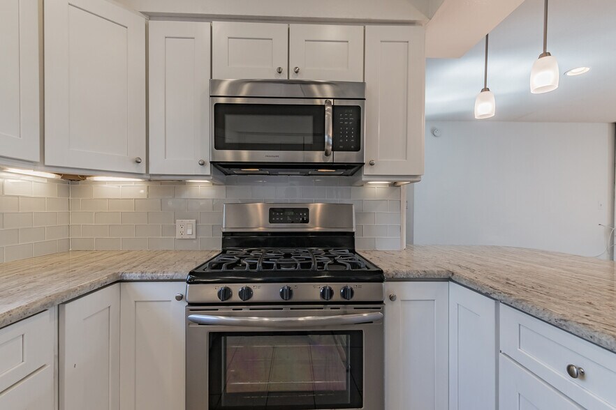 Kitchen - Stainless Steel Appliances - 851 Cypress Ave