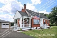 Building Photo - 303 W Main St