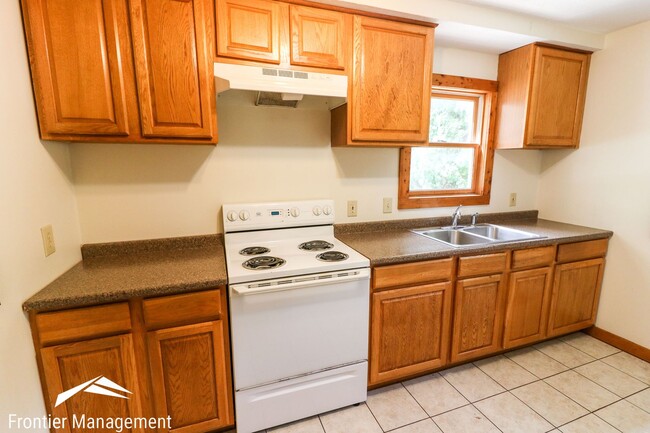 Building Photo - 931 Osage St