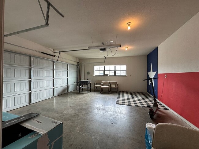 Building Photo - Spacious 4BR/3BA Baylor Bubble Home Minutes from Campus!