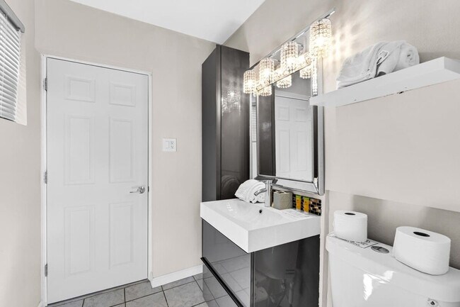 Building Photo - 3624 SW 22nd St